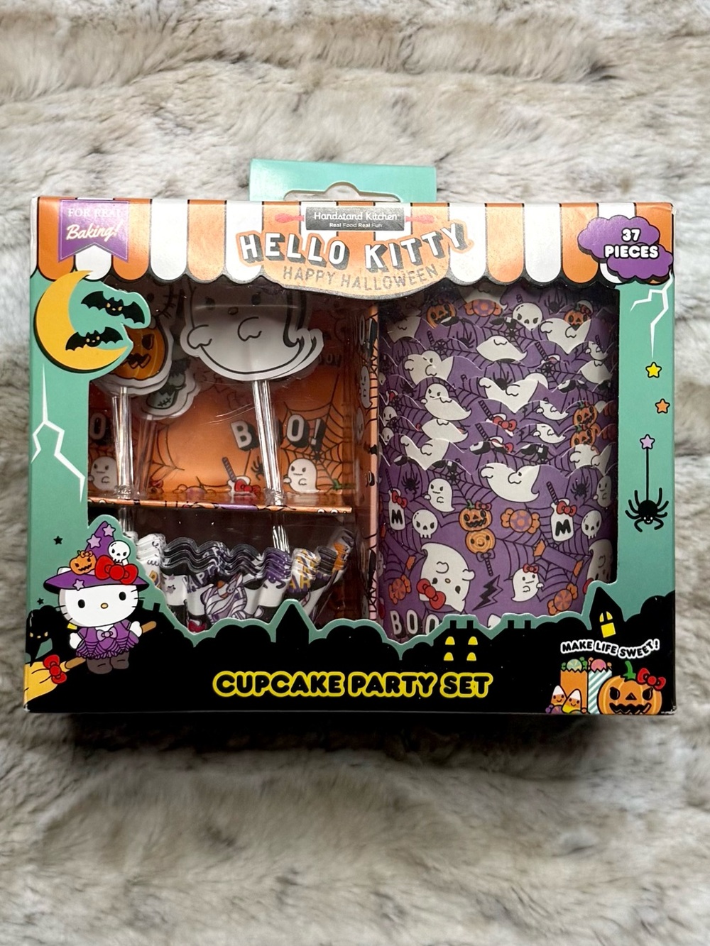 *NWT* Sanrio Hello Kitty Halloween Cupcake Party Set, 37 Pieces